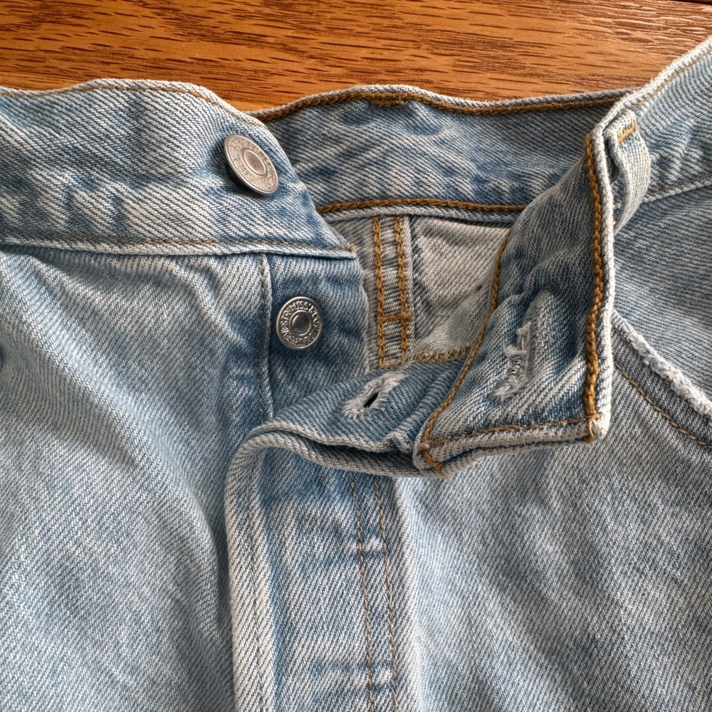 Levi's Distressed 501 Button Fly Light Blue Denim Cutoff Shorts Boho Summer - Picture 4 of 9